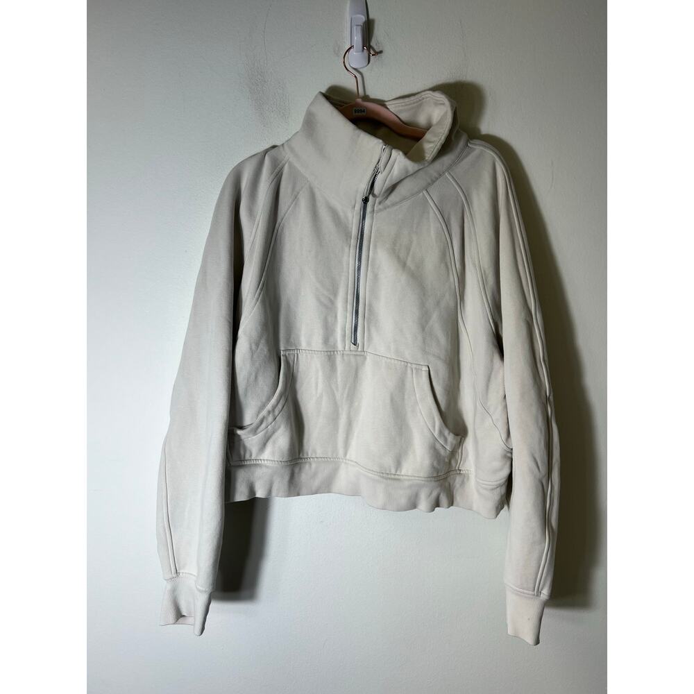 lululemon athletica Scuba, Funnel neck in the color Bone